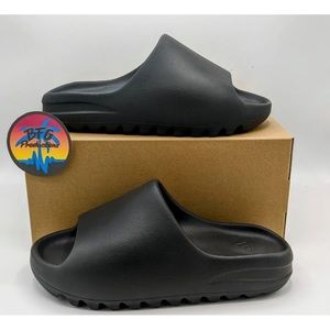 Yeezy slides blk